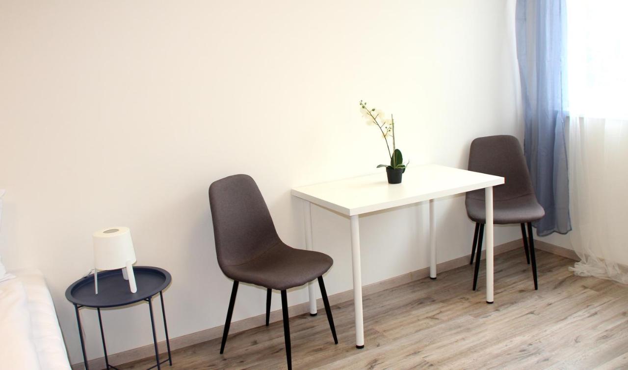 Vecsesi Rendezvenykoezpont Es Panzio Bed & Breakfast Екстериор снимка