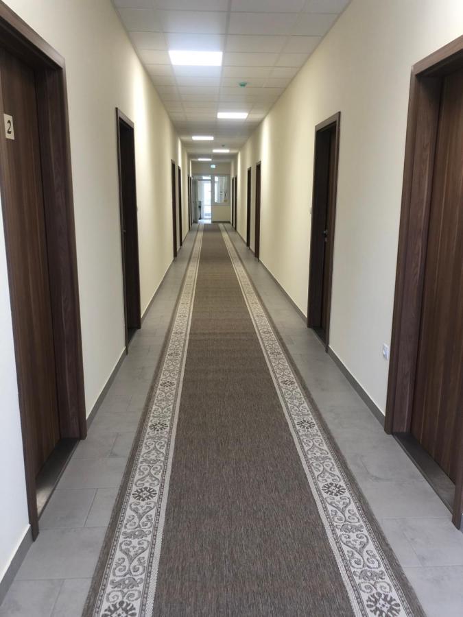 Vecsesi Rendezvenykoezpont Es Panzio Bed & Breakfast Екстериор снимка