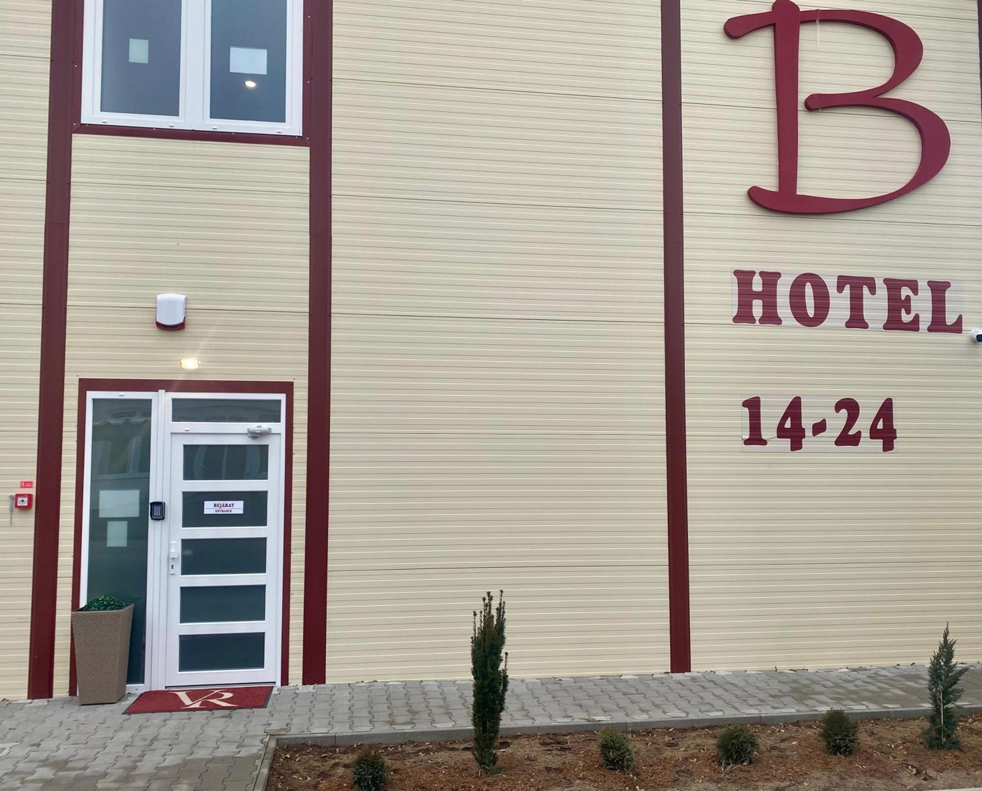 Vecsesi Rendezvenykoezpont Es Panzio Bed & Breakfast Екстериор снимка