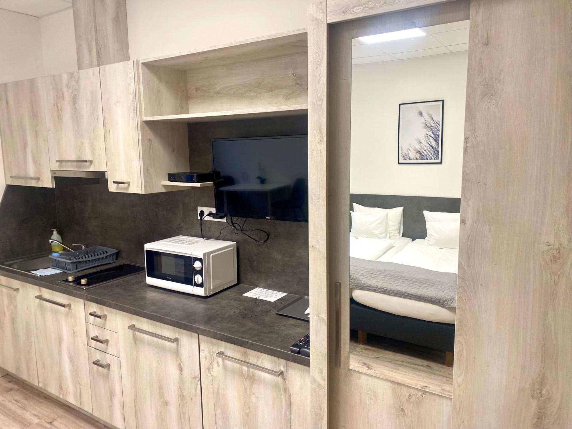 Vecsesi Rendezvenykoezpont Es Panzio Bed & Breakfast Екстериор снимка